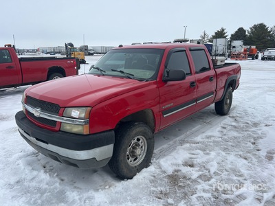 2004 Chevrolet Silverado 2500 HD 4x4 Crew Cab Pickup