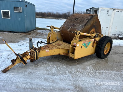 1999 IRT Impactor 2000 Pull Behind Compactor