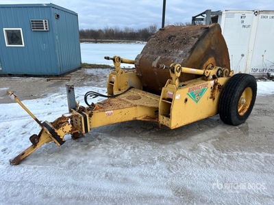 1999 IRT Impactor 2000 Pull Behind Compactor