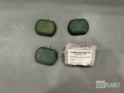 (155) Rockwell Collins 013-1981-020 Antennas