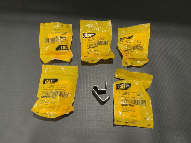 (668) Cat 1005218 Retaining Clips