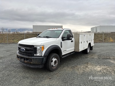 2017 Ford F-450 XL 4x2 Utility Truck