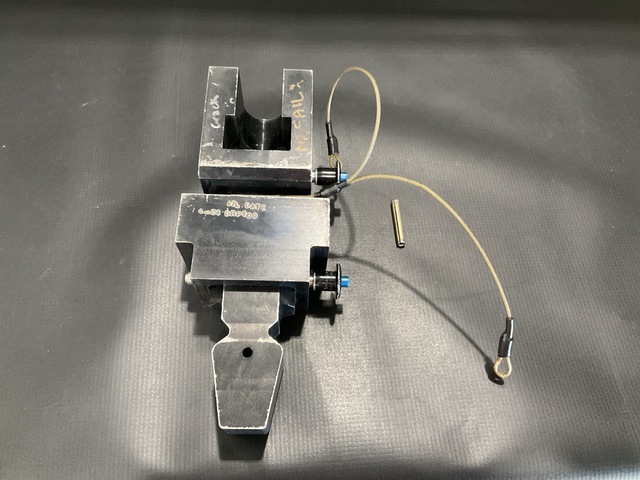 Boeing 74D290500-1003 Holdback Adapter
