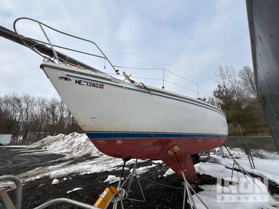 1980 Catalina 30 ft Sailboat (Inoperable)