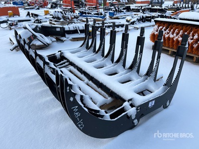 2025 GIYI CLG72 72 in Skid Steer Grapple