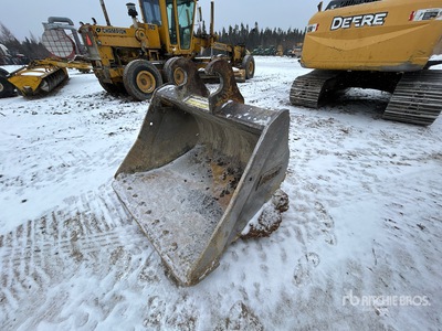 Brandt EX0200-BDHB42 58 in Q/C Cleanup Bucket - Fits John Deere 180 & 210