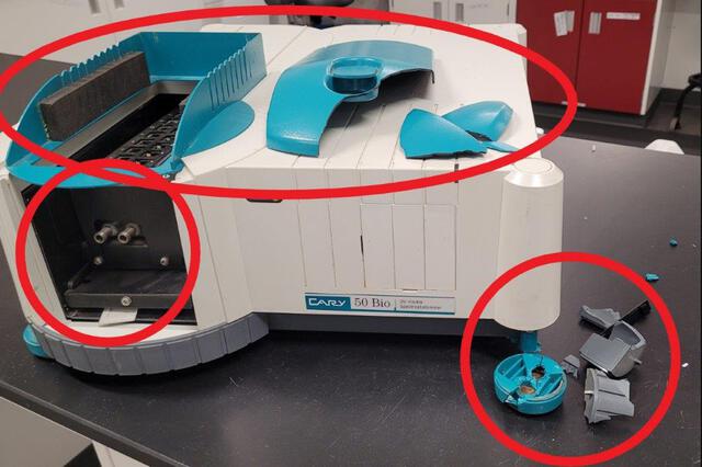 Varian Cary 50 Bio UV-visible Spectrophotometer (Laboratory equipment)
