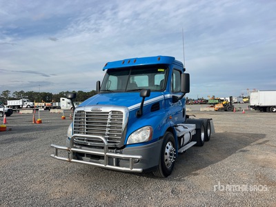 2016 Freightliner Cascadia 113 6x4 3-Achs Sattelzugmaschine