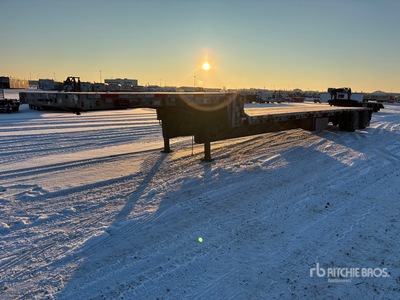 2007 Wilson CFD900 48 ft T/A Spread Axle Step Deck Trailer
