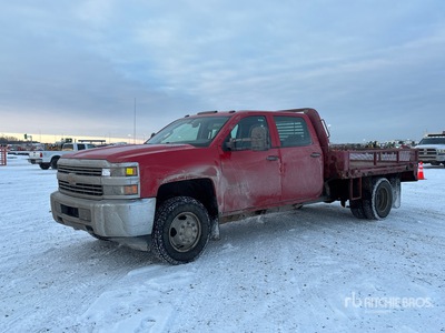 2015 Chevrolet Silverado 3500HD 4x4 Crew Cab Platte vrachtwagen