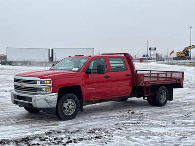 2015 Chevrolet Silverado 3500HD 4x4 Crew Cab Flatbed Truck