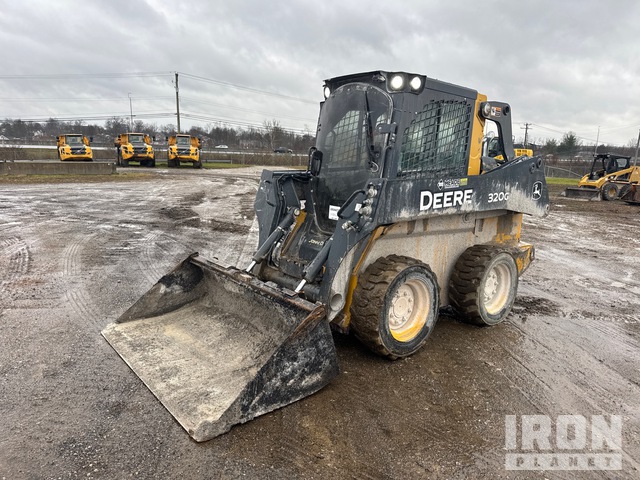 MINI CARGADOR SOBRE RUEDAS 2019 JOHN DEERE STEER
