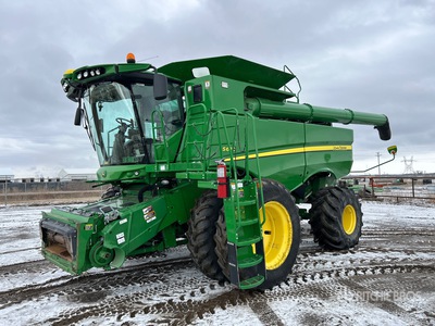 2016 John Deere S670 Combine Harvester