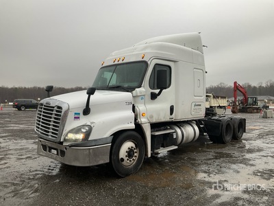 2017 Freightliner Cascadia 125 6x4 Tracteur Routier Couchette