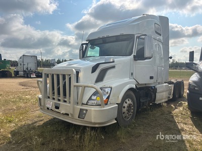 2015 Volvo VNL 6x4 Ciągnik siodłowy T/A z kabiną sypialną (Inoperable)