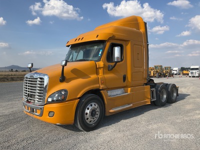 2016 Freightliner Cascadia 125 6x4 Tractocamion con Dormitorio / T/A Sleeper Truck Tractor