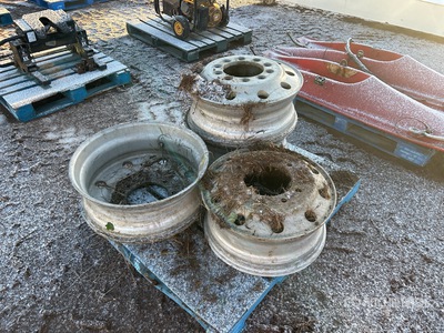 Quantity of (4) Aluminum Rims Koła - Fits Truck