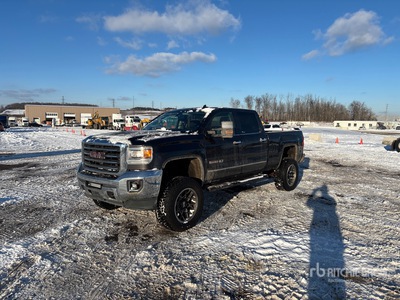 2015 GMC Sierra 2500 All terrain 4x4 Crew Cab Pickup