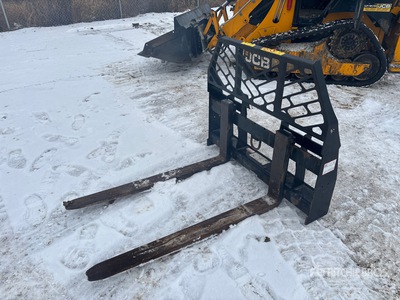 JCB 48 in Widły do miniładowarek