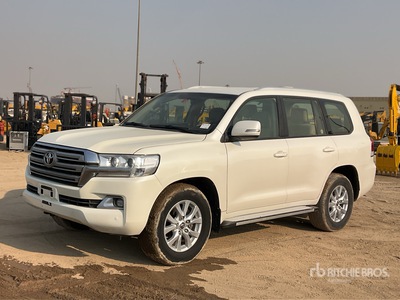 2019 Toyota Land Cruiser GXR- 200L 4x4 を見 SUV