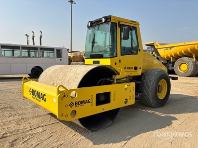 2015 Bomag BW211D-40 Smooth Drum Compactor