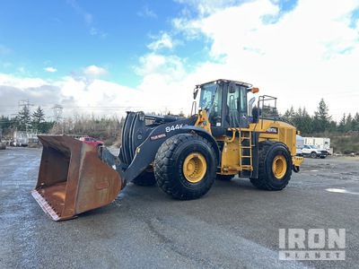 2013 John Deere 844K Wheel Loader