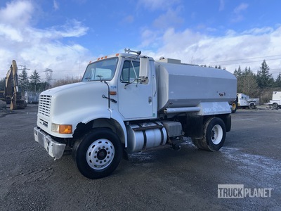 1997 International 8100 4x2 Camion cisterna de agua