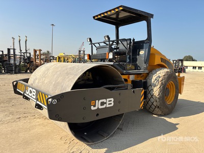 2016 JCB VM115D Compacteur à tambour lisse