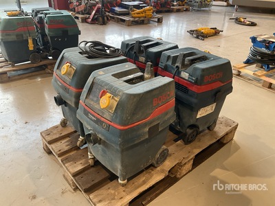 Quantity of (4) مكنسة كهربائية