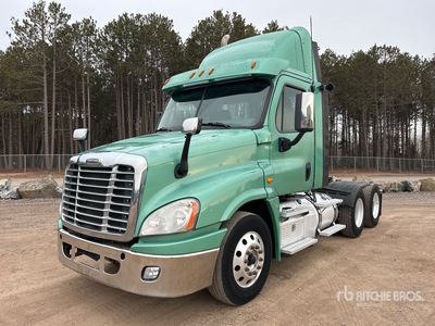 2017 Freightliner Cascadia 125 6x4 T/A Day Cab Truck Tractor