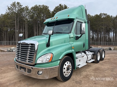2019 Freightliner Cascadia 125 6x4 T/A Day Cab Truck Tractor