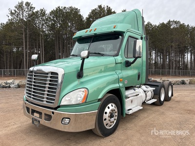 2019 Freightliner Cascadia 125 6x4 T/A Day Cab Truck Tractor