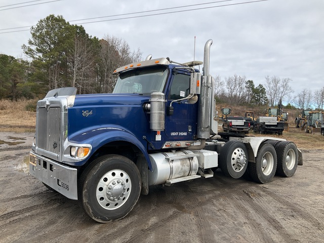 2006 International 5900i 8x4 Tri/A Day Cab Truck Tractor