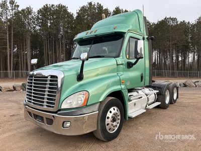 2017 Freightliner Cascadia 125 6x4 T/A Day Cab Truck Tractor