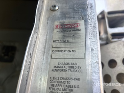 2005 Kenworth T800 6x4 Cab and Chassis