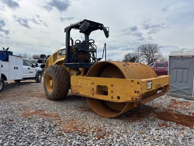 2015 Cat CS56B Smooth Drum Compactor