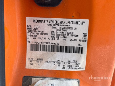 2014 Ford F-550 4x2 Camion utilitaire