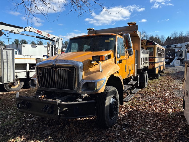 2006 International 7400 4x2 Crew Cab S/A Dump Truck (Inoperable)
