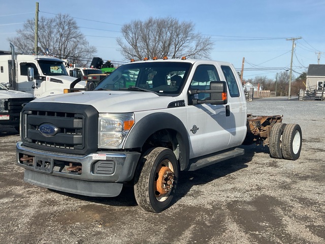 2014 Ford F-550 XL 4x2 Extended Cab Cab and Chassis