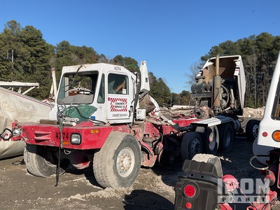 Oshkosh Front Discharge Mixer Truck (Inoperable)