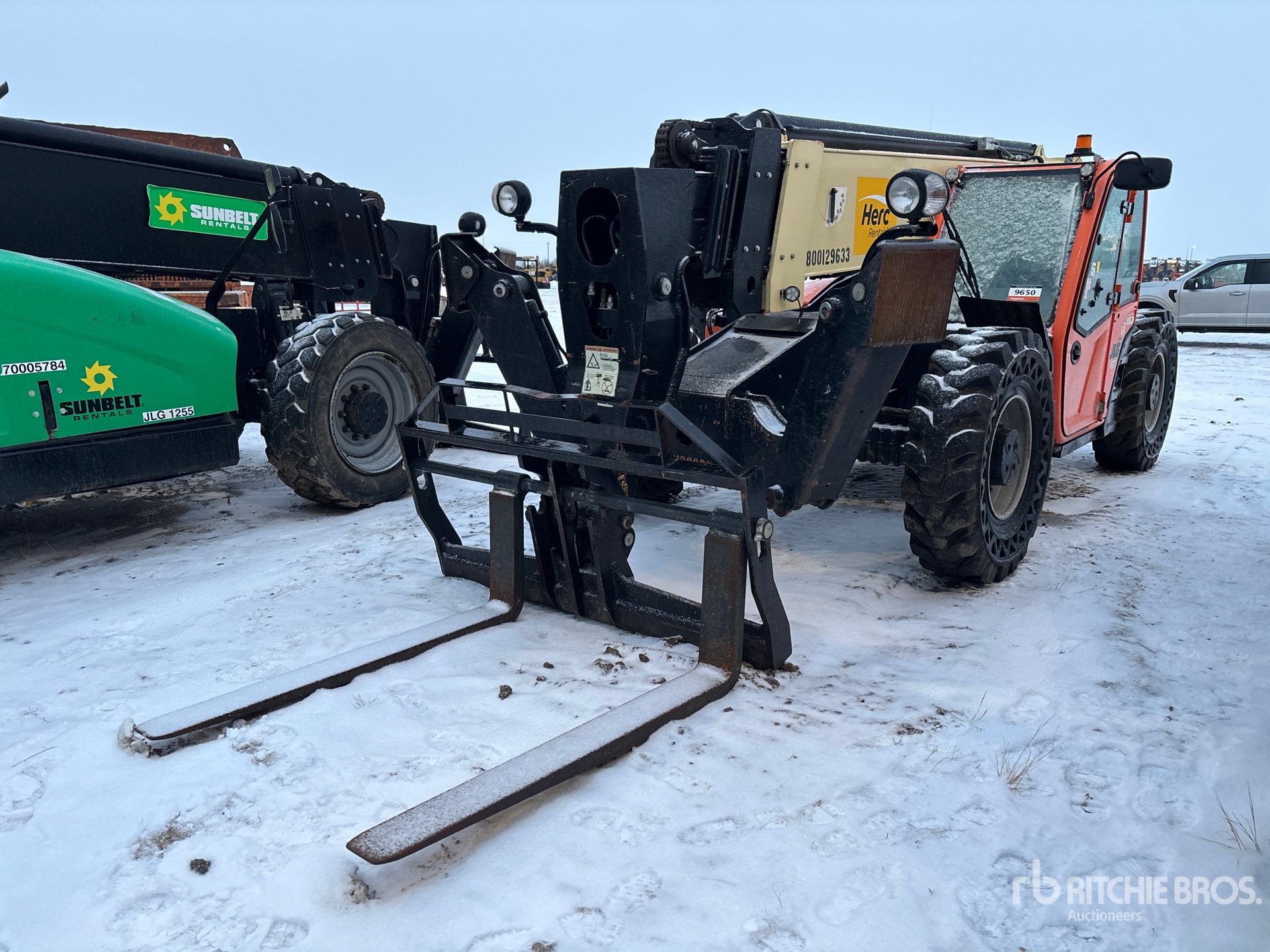 2016 JLG 1255 を見 Telehandler (Inoperable)