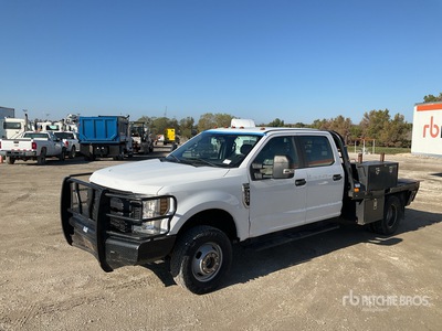 2018 Ford F-350 4x4 Crew Cab 平台トラック
