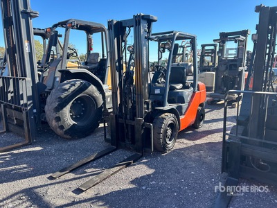 2009 Toyota 8FGU30 5620 lb Pneumatic Tire Chariot Élévateur