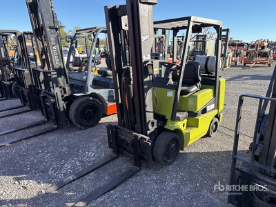 Clark CGC25 4450 lb Pneumatic Tire Forklift