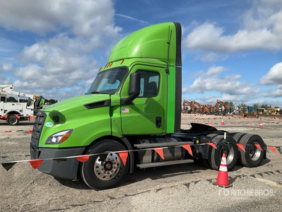 2020 Freightliner Cascadia 116 6x4 T/A Day Cab Truck Tractor