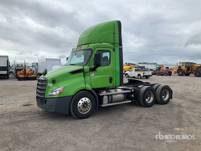 2020 Freightliner Cascadia 116 6x4 T/A Day Cab Truck Tractor