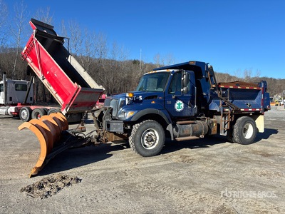 2002 International 7400 4x2 Snow Plow Truck