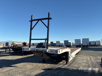 2013 Landoll 40 ft Tri/A Sliding Axle Trailer