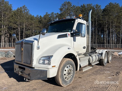 2020 Kenworth T880 6x4 T/A Day Cab Truck Tractor