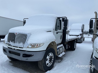 2016 International Rollback Truck
